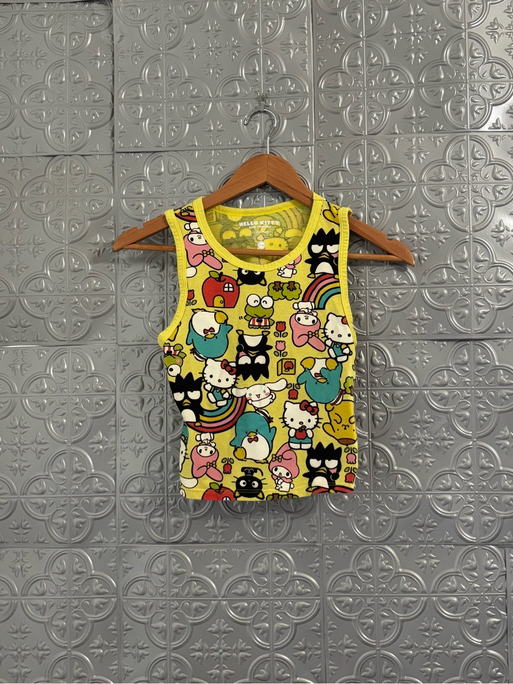 Hello Kitty and friends Yellow Graphic Tee whimsy kawaii goth size small